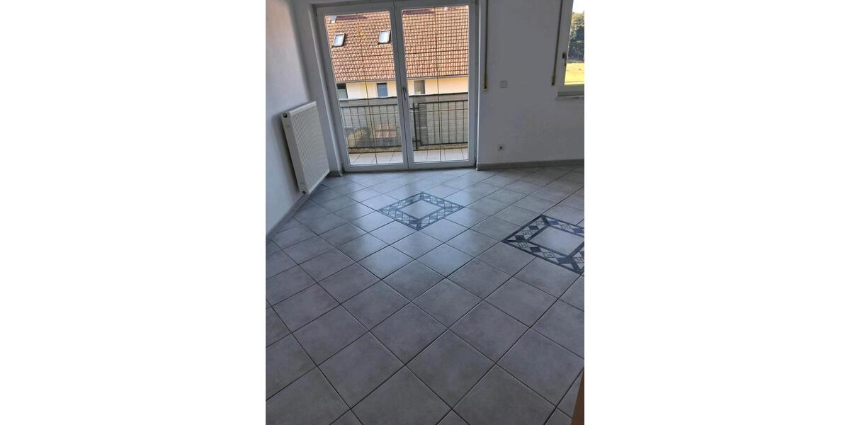 Dachgeschoßwohnung Schaufling - 3 Zimmer, 100 m&sup2;, 750&euro; | Angebot:25217504