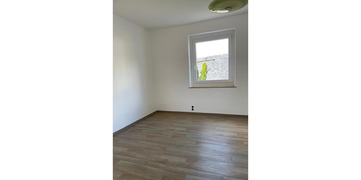 Etagenwohnung Zwönitz - 2 Zimmer, 45 m&sup2;, 300&euro; | Angebot:26477520