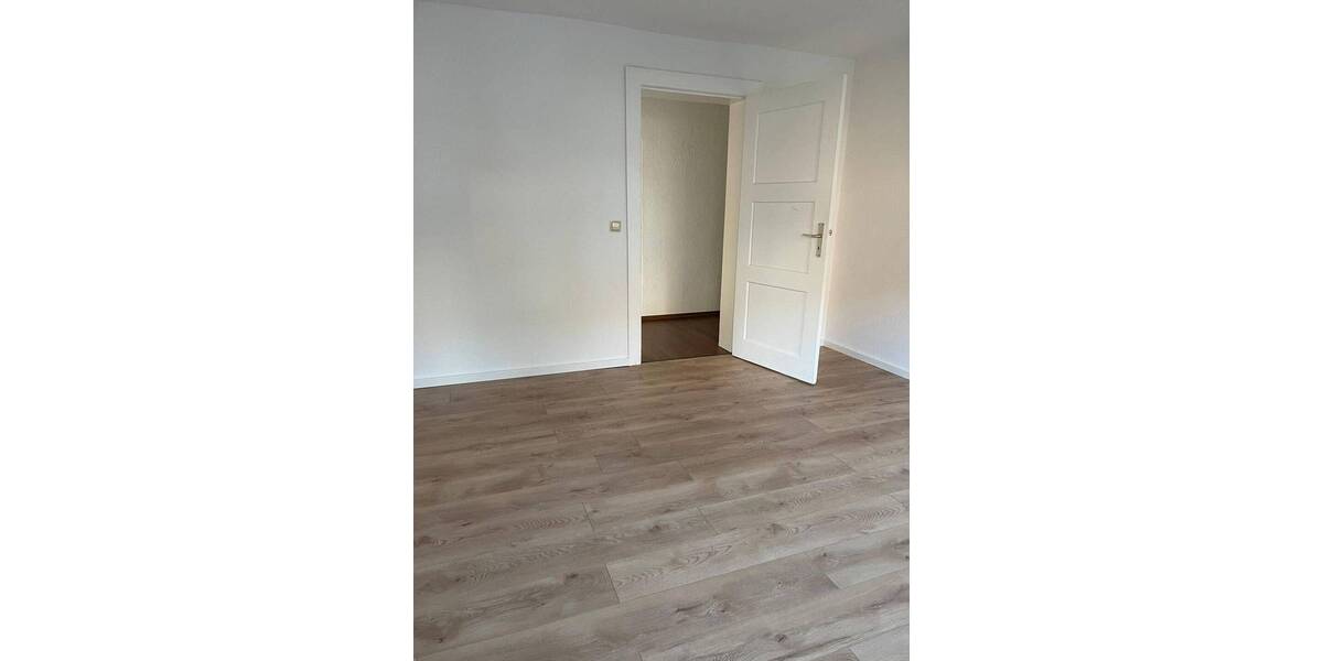 Etagenwohnung Neubrandenburg Vogelviertel - 3 Zimmer, 54 m&sup2;, 510&euro; | Angebot:26904514
