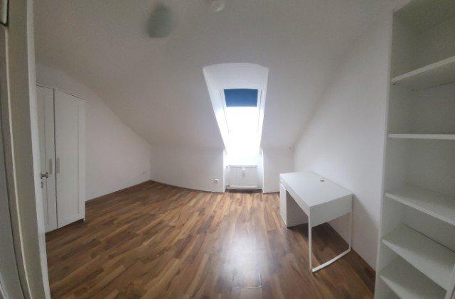 Dachgeschoßwohnung Gießen Anneröder Siedlung - 8 Zimmer, 140 m&sup2;, 280&euro; | Angebot:26041998