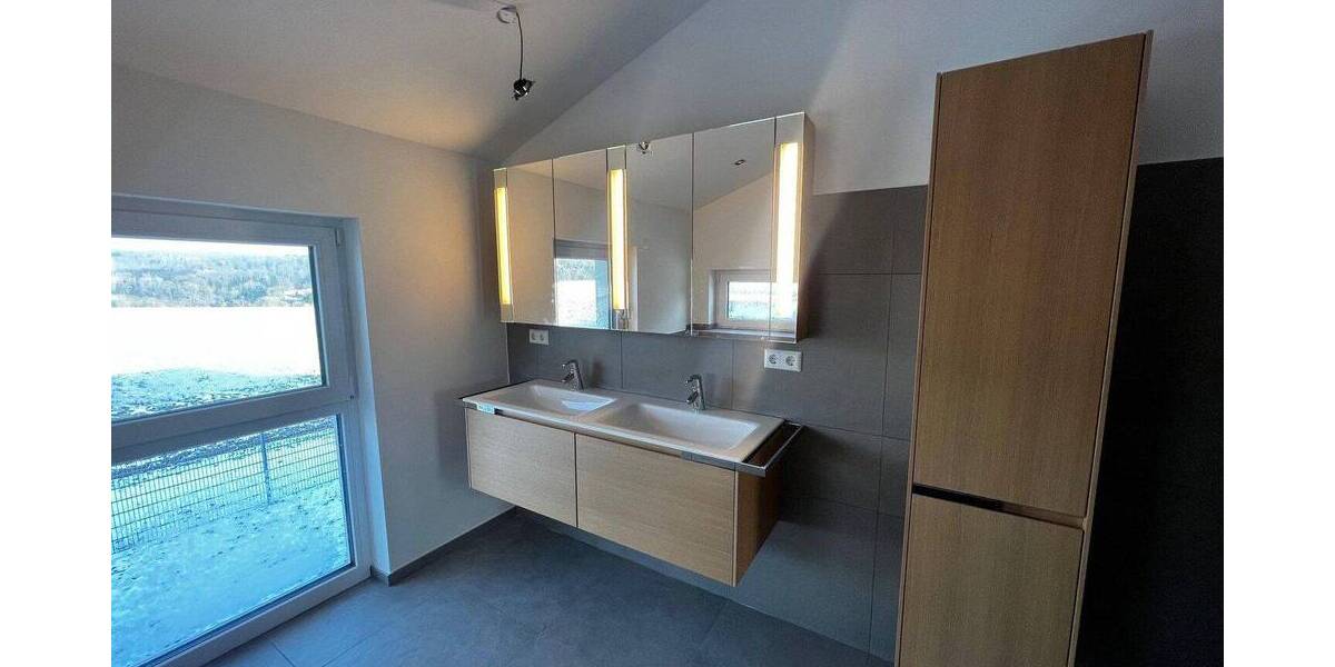Doppelhaushälfte Amstetten - 7 Zimmer, 185 m&sup2;, 2.000&euro; | Angebot:26819968