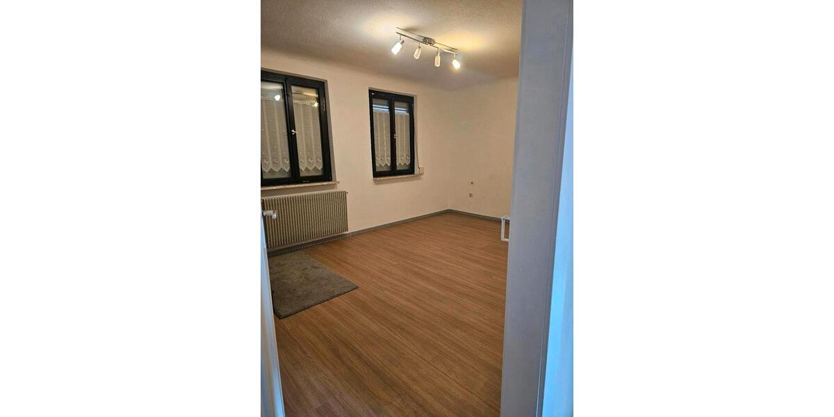 Etagenwohnung Ammerbuch - 5 Zimmer, 180 m&sup2;, 1.800&euro; | Angebot:26032202