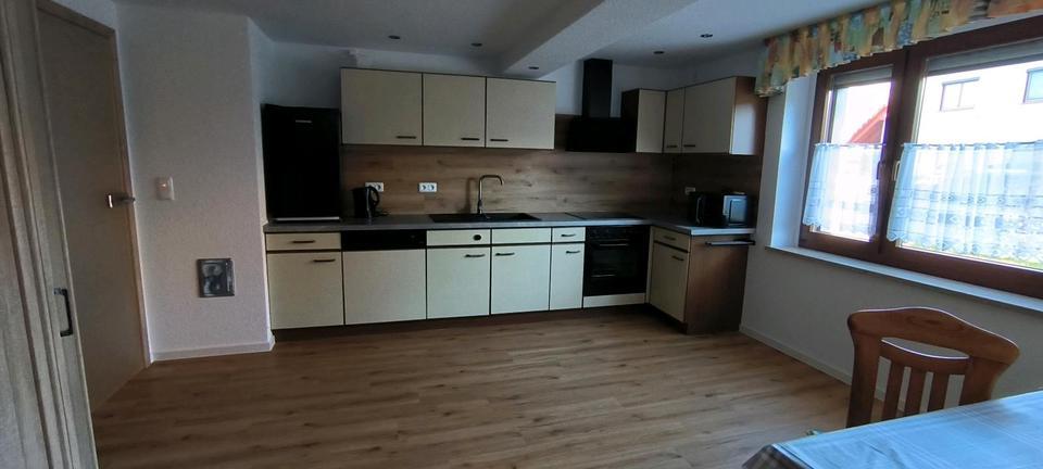 2 Raum Wohnung Fußbodenheizung Einbauküche