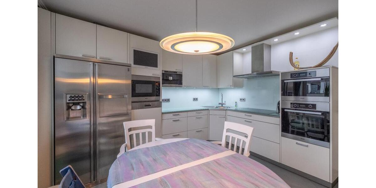 Etagenwohnung Bremen Neustadt - 4 Zimmer, 212 m&sup2;, 3.500&euro; | Angebot:24710225