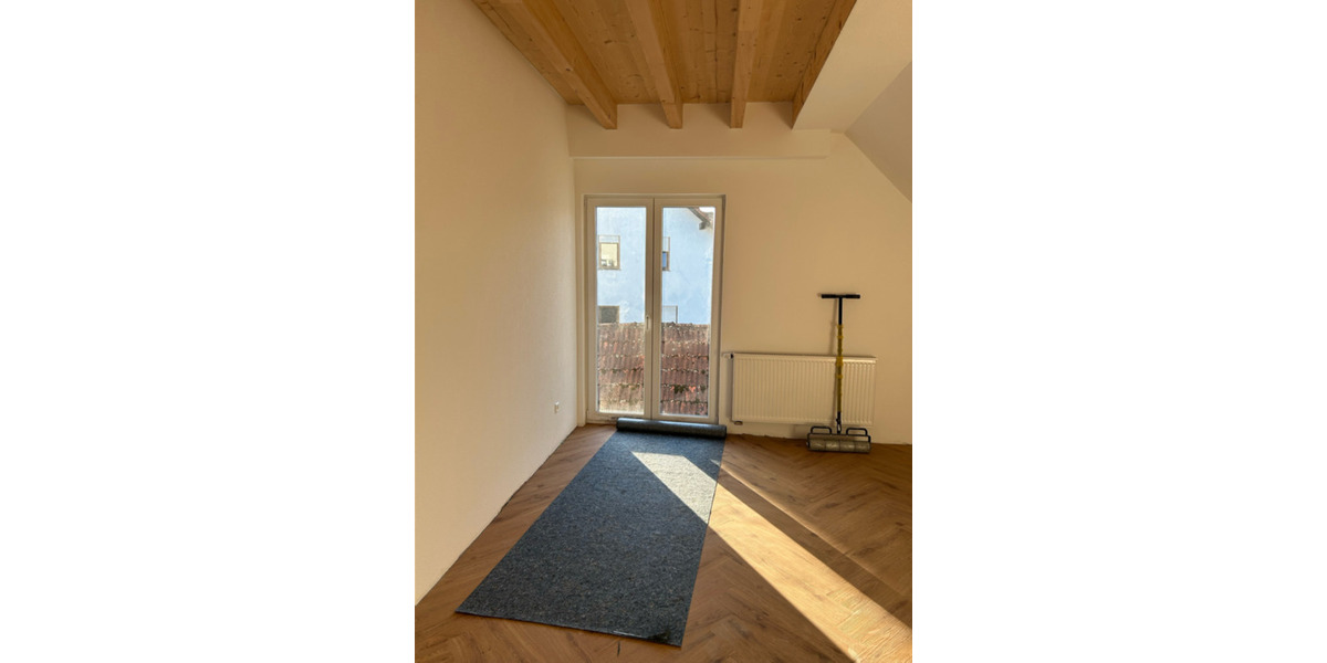 Dachgeschoßwohnung Singen (Hohentwiel) - 3 Zimmer, 88 m&sup2;, 1.150&euro; | Angebot:25658032