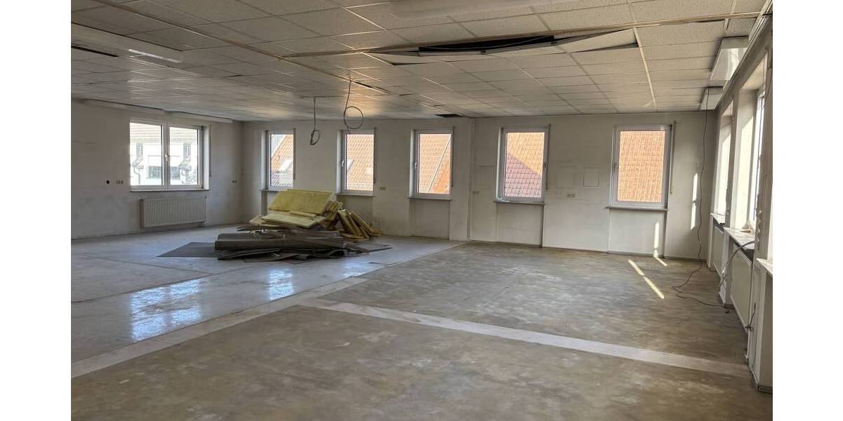 In bester Innenstadtlage - flexibel gestaltbar | Mit der Renovierung wurde begonnen zimmer