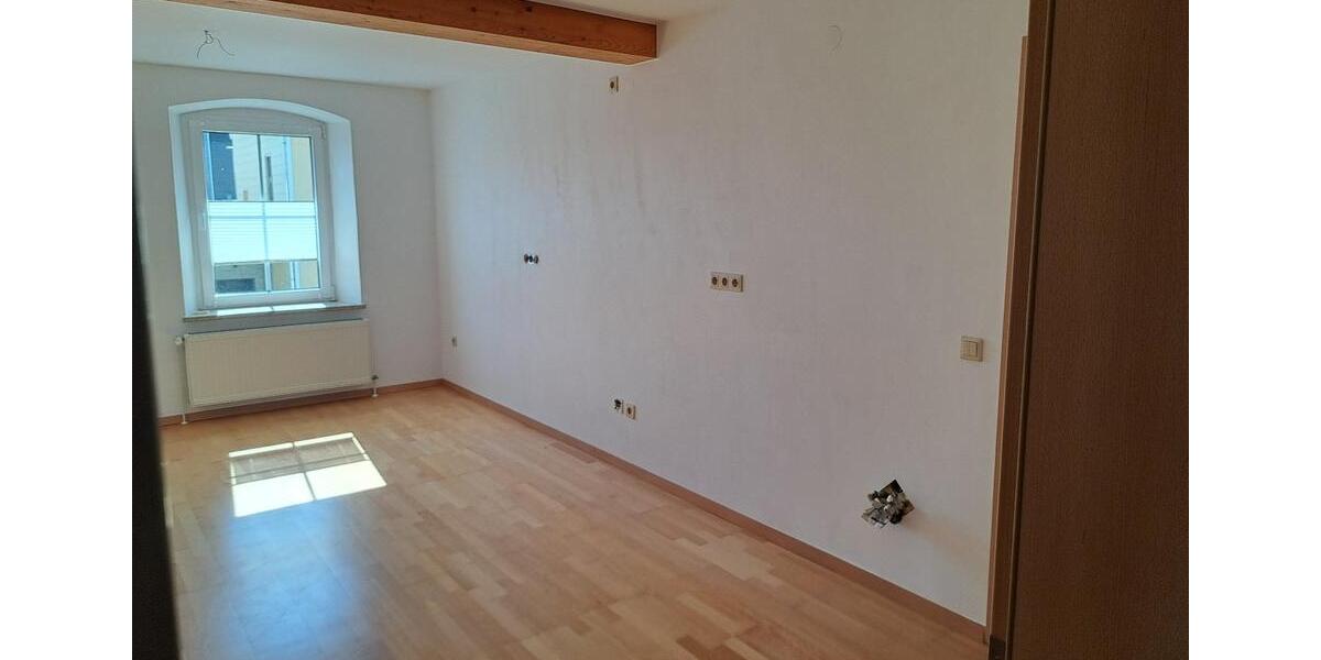 Etagenwohnung Konradsreuth - 2 Zimmer, 67 m&sup2;, 400&euro; | Angebot:25639200