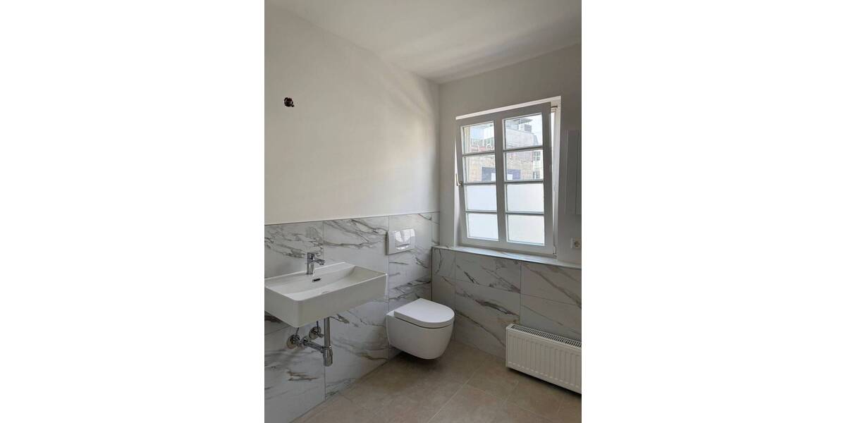 Etagenwohnung Stuttgart Mitte - 6 Zimmer, 176 m&sup2;, 3.800&euro; | Angebot:26476054