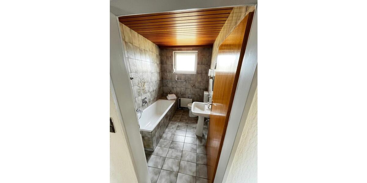 Einfamilienhaus Lauter - 9 Zimmer, 150 m&sup2;, 1.500&euro; | Angebot:26232280