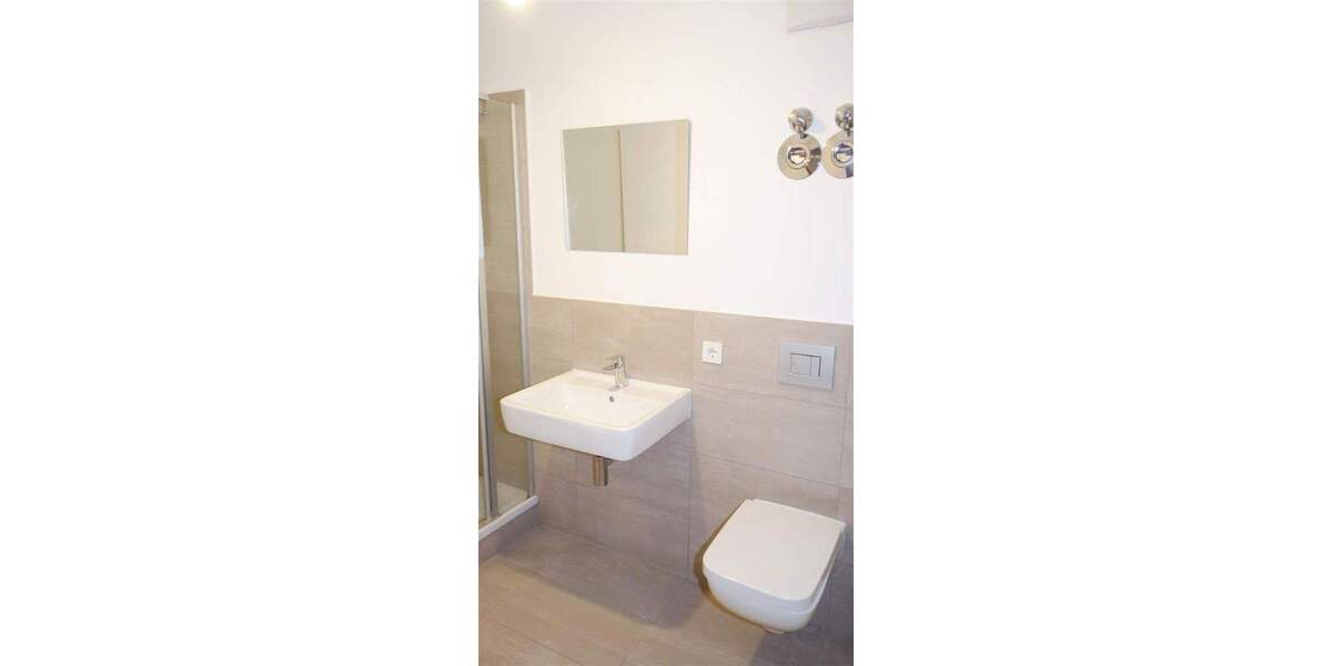 Etagenwohnung Düsseldorf Flingern Nord - 3 Zimmer, 108 m&sup2;, 1.739&euro; | Angebot:25156419