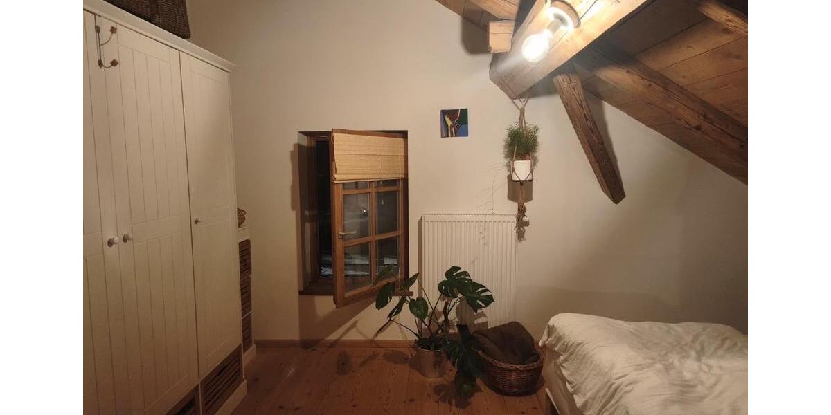 Geschmackvolle Dachgeschosswohnung - Ortszentrum Hutthurm 2 zimmer