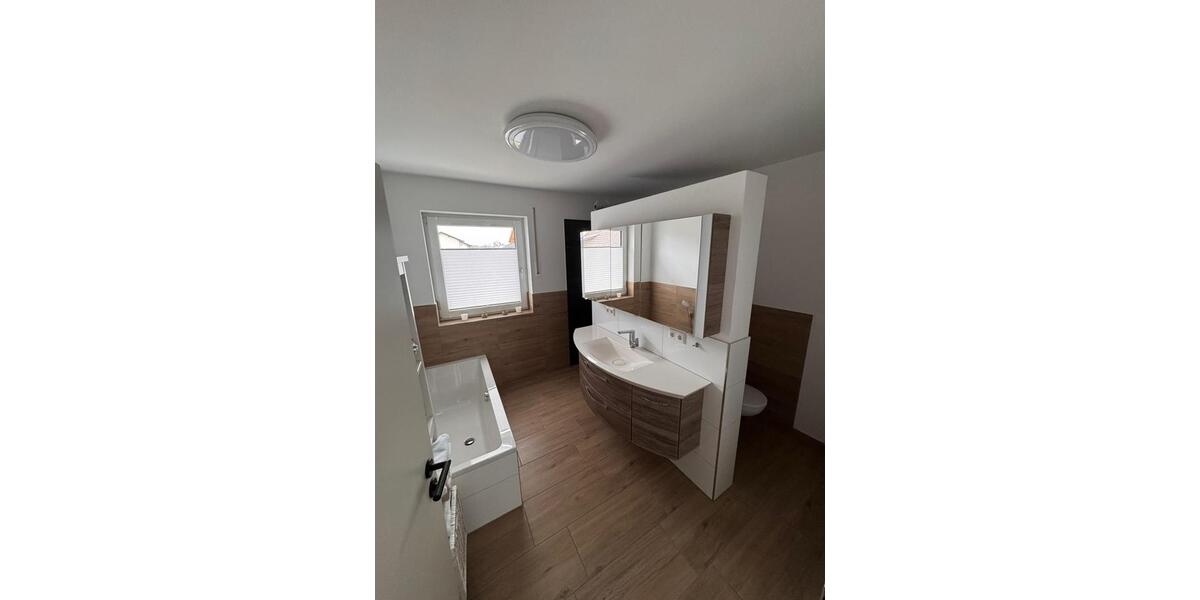 Doppelhaushälfte Landau an der Isar - 5 Zimmer, 120 m&sup2;, 1.500&euro; | Angebot:25054475
