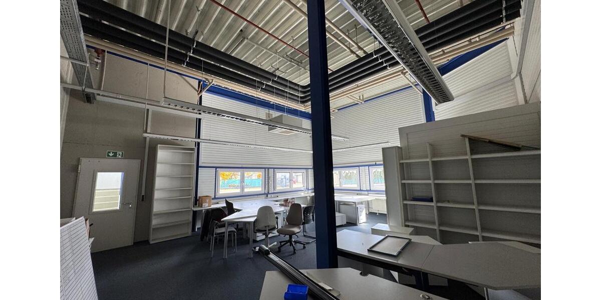 Büroraum Lagerraum mit eigenem Zugang in Laupheim (65 m², provisionsfrei) zimmer