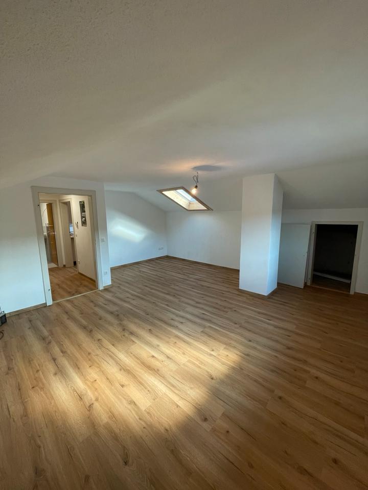 Dachgeschoss Wohnung in Högering