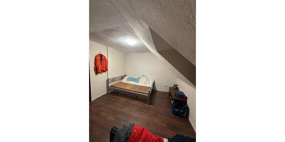 Dachgeschoßwohnung Duisburg Angerhausen - 3 Zimmer, 60 m&sup2;, 570&euro; | Angebot:25131180