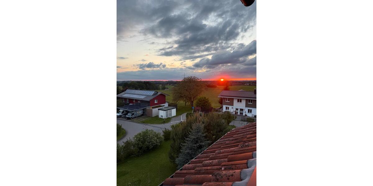 Dachgeschoßwohnung Hergatz - 2 Zimmer, 85 m&sup2;, 1.200&euro; | Angebot:26602946