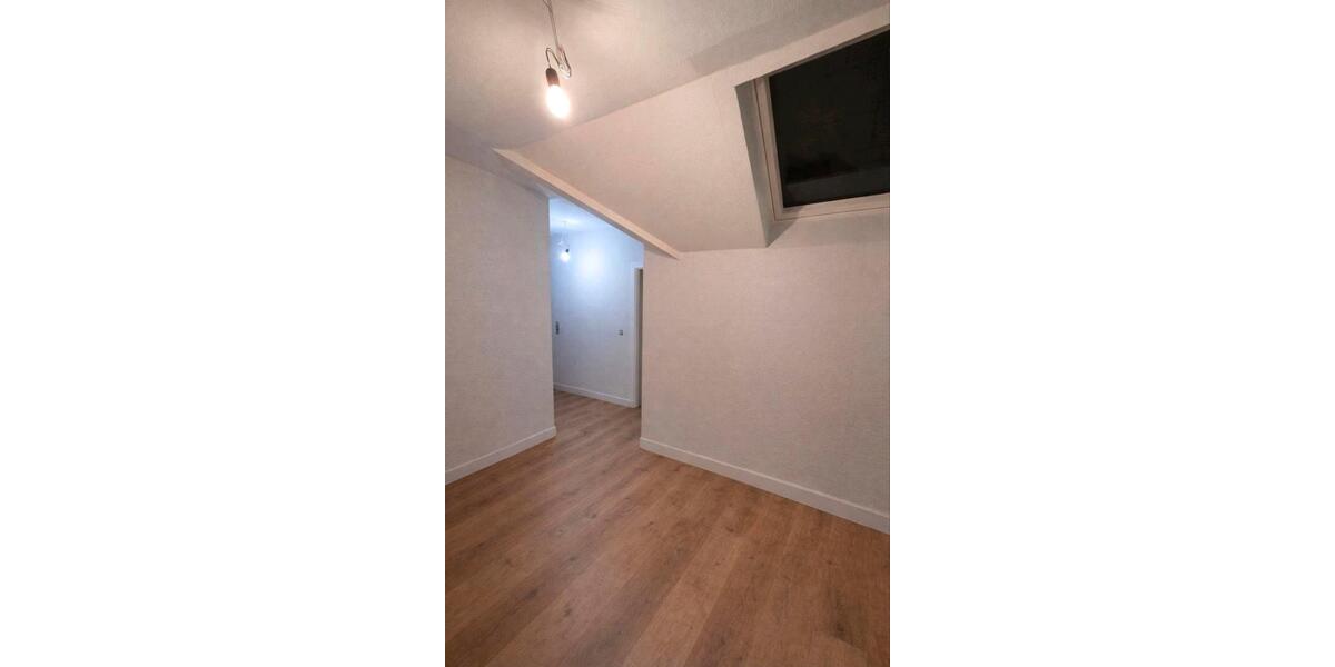 Dachgeschoßwohnung Herxheim bei Landau/Pfalz Pfalz - 3 Zimmer, 85 m&sup2;, 1.180&euro; | Angebot:23649275