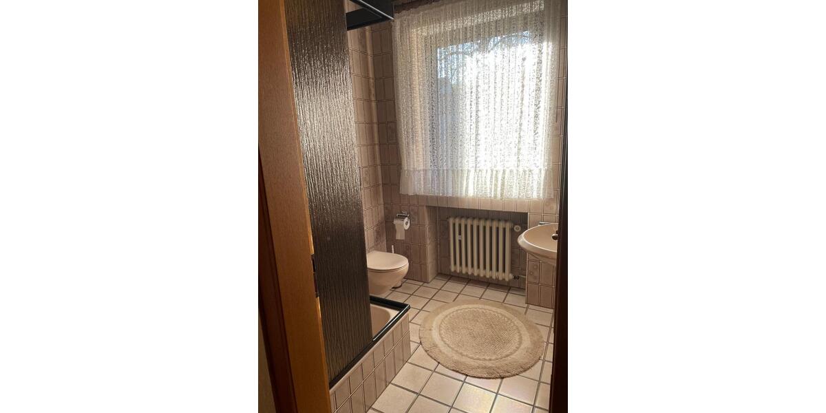 Großes, freistehendes Einfamilienhaus 6 zimmer