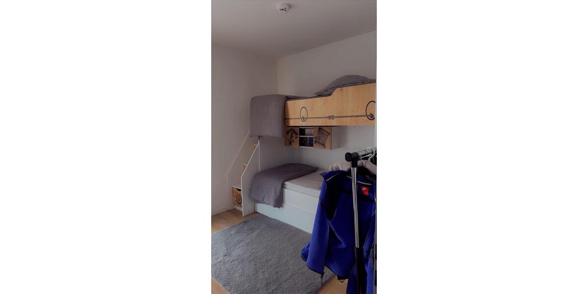 Etagenwohnung Bedburg - 3 Zimmer, 80 m&sup2;, 1.200&euro; | Angebot:24862607