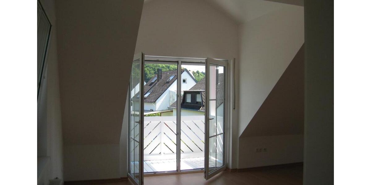 Dachgeschoßwohnung Waldrach - 3 Zimmer, 65 m&sup2;, 560&euro; | Angebot:26536469