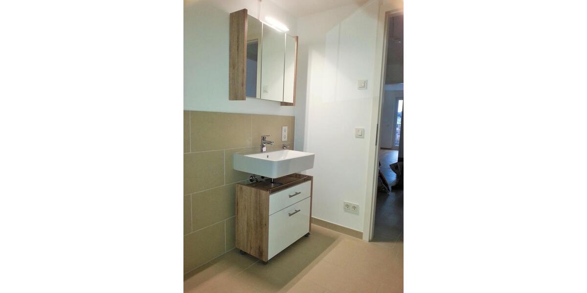 Etagenwohnung Offenbach am Main Hafen - 3 Zimmer, 79 m&sup2;, 1.210&euro; | Angebot:26680430