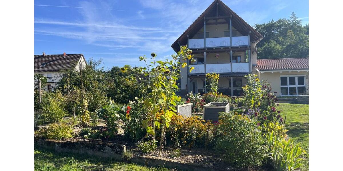 Etagenwohnung Billigheim - 7 Zimmer, 140 m&sup2;, 1.200&euro; | Angebot:26522082