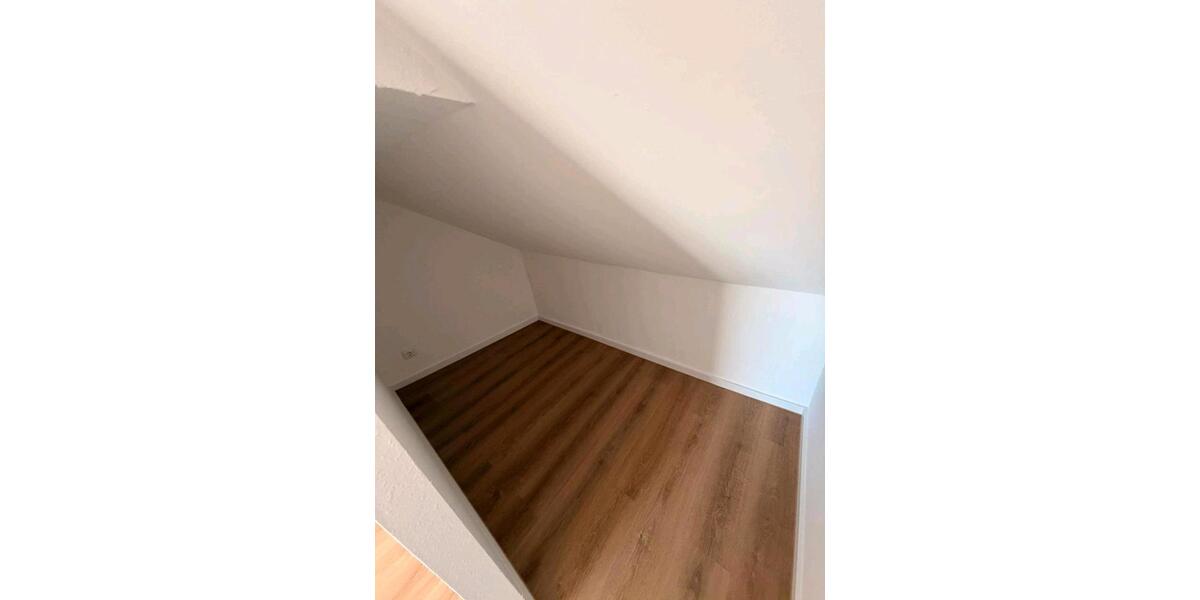 Dachgeschoßwohnung Würselen - 3 Zimmer, 68 m&sup2;, 980&euro; | Angebot:26635271