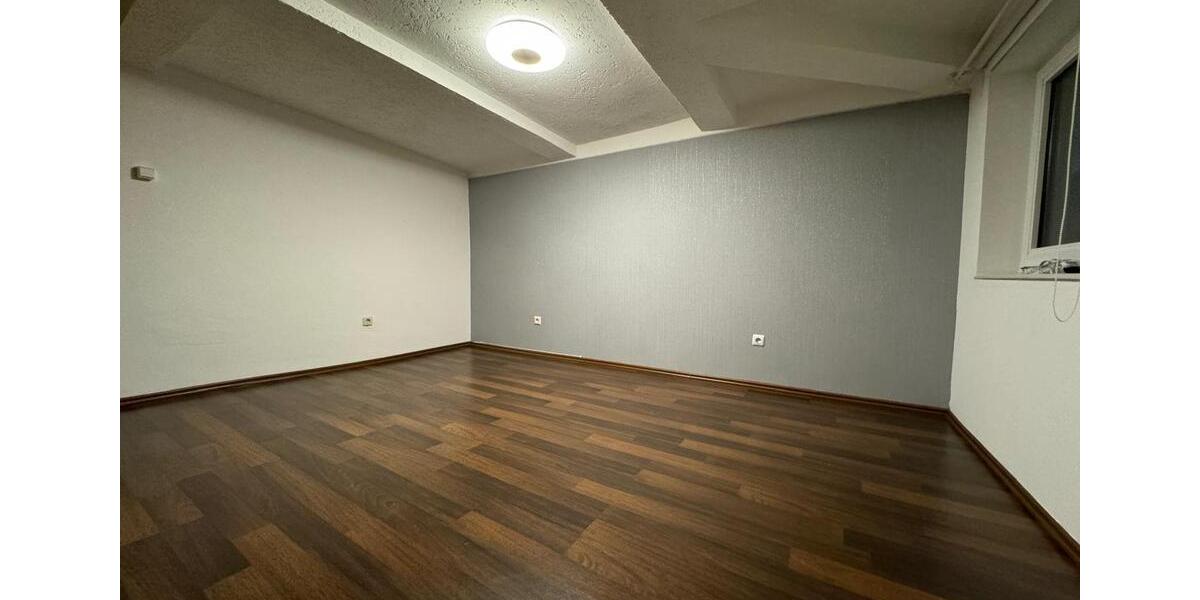 Einfamilienhaus Warstein - 8 Zimmer, 150 m&sup2;, 950&euro; | Angebot:25982315