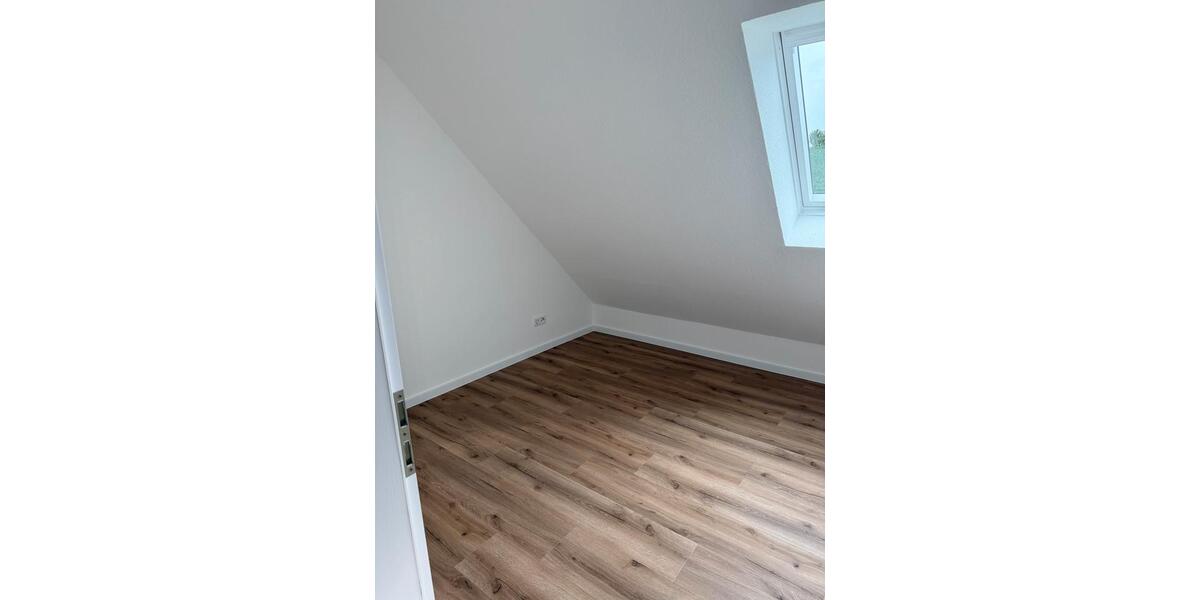 Dachgeschoßwohnung Oerlinghausen - 3 Zimmer, 59 m&sup2;, 500&euro; | Angebot:25874660