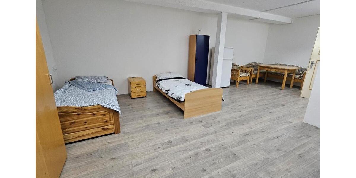 Erdgeschoßwohnung Holzkirchen - 5 Zimmer, 175 m&sup2;, 550&euro; | Angebot:25977286