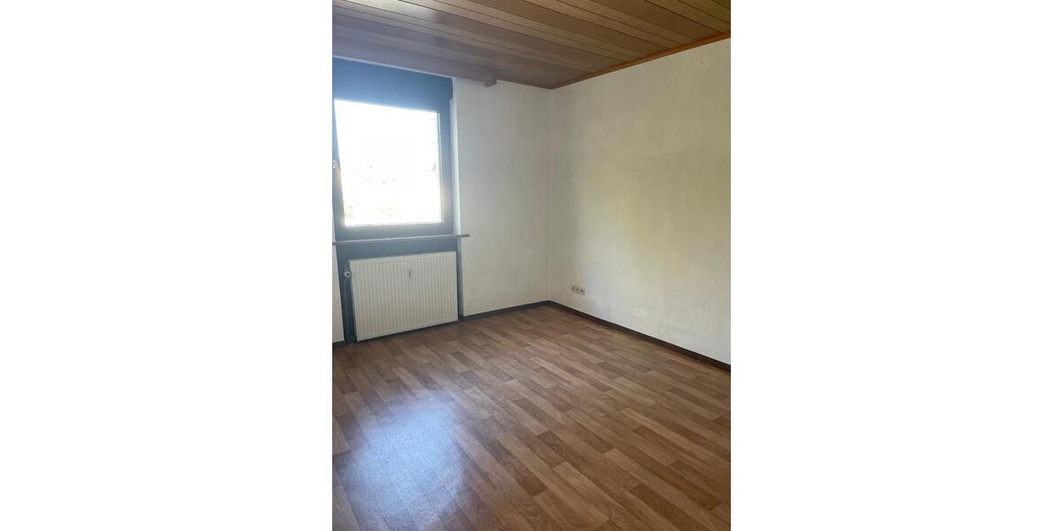 Helles WG Zimmer in Karlsruhe-Neureut in 5er Frauen-WG Nr. 3 1 zimmer