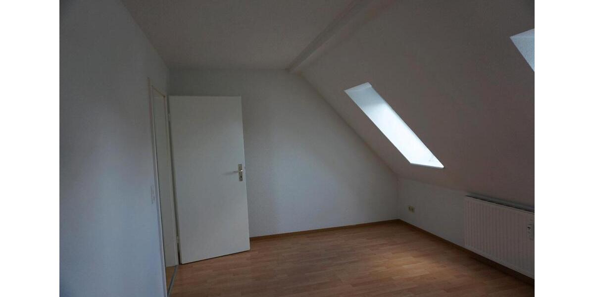 Dachgeschoßwohnung Zwenkau - 2 Zimmer, 39 m&sup2;, 350&euro; | Angebot:26568425