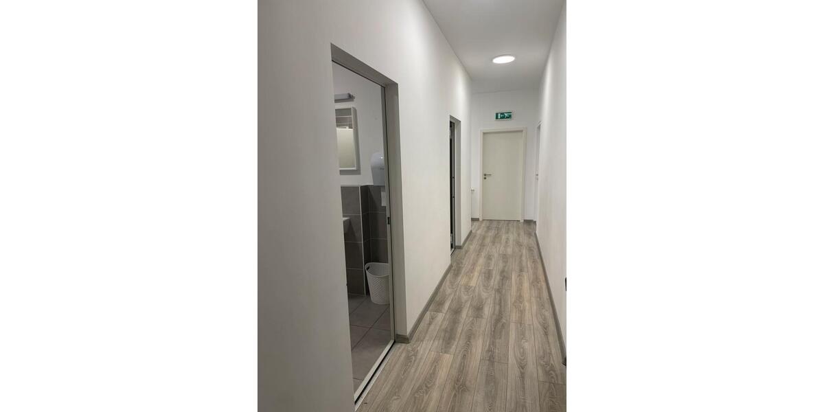 Wohnen auf Zeit Ganderkesee - 8 Zimmer, 250 m&sup2;, 700&euro; | Angebot:24093066