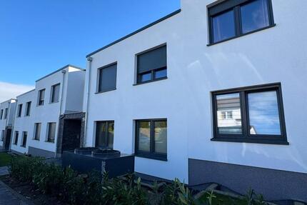 Haus Vellmar - 3 Zimmer, 96 m&sup2;, 1.240&euro; | Angebot:26040483