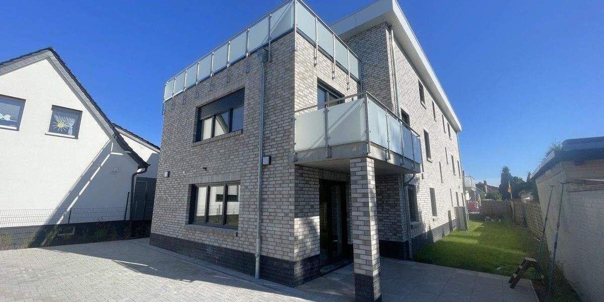 Etagenwohnung Bremerhaven Schiffdorferdamm - 3 Zimmer, 84 m&sup2;, 1.020&euro; | Angebot:24607573