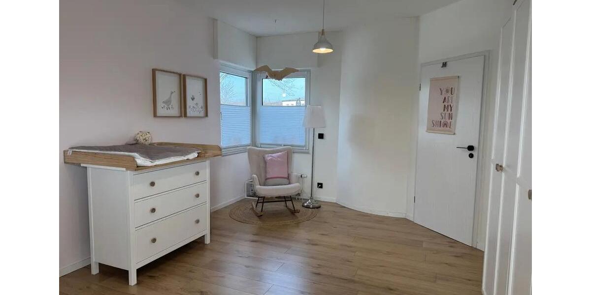 Maisonettenwohnung Duisburg Rheinhausen - 7 Zimmer, 210 m&sup2;, 2.499&euro; | Angebot:26702259