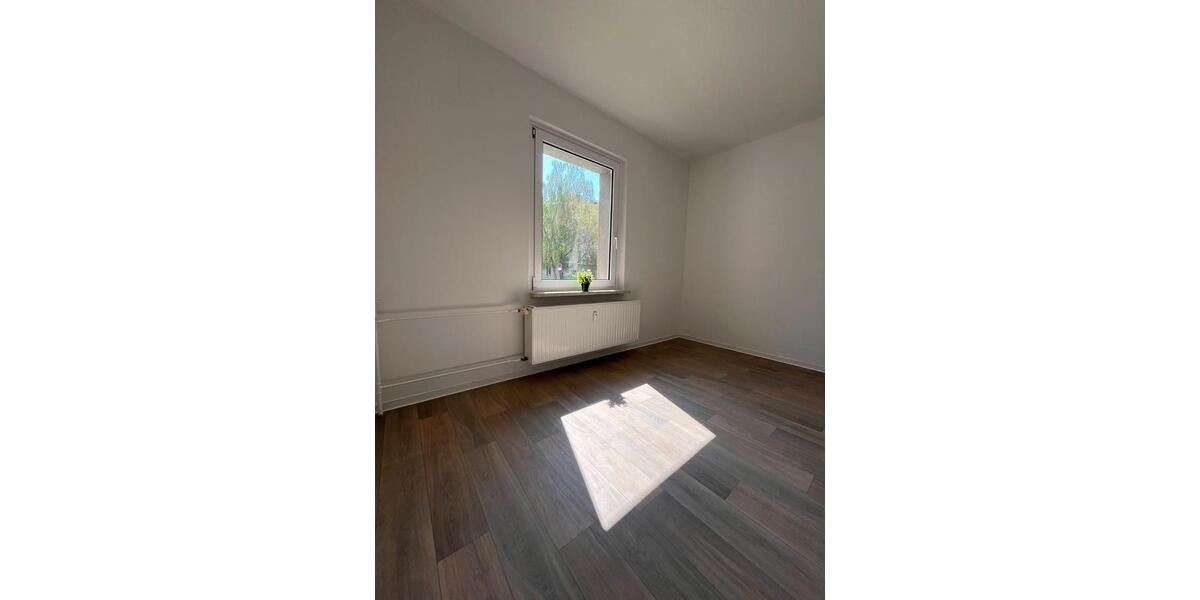 Erdgeschoßwohnung Calbe (Saale) - 3 Zimmer, 69 m&sup2;, 485&euro; | Angebot:26366818