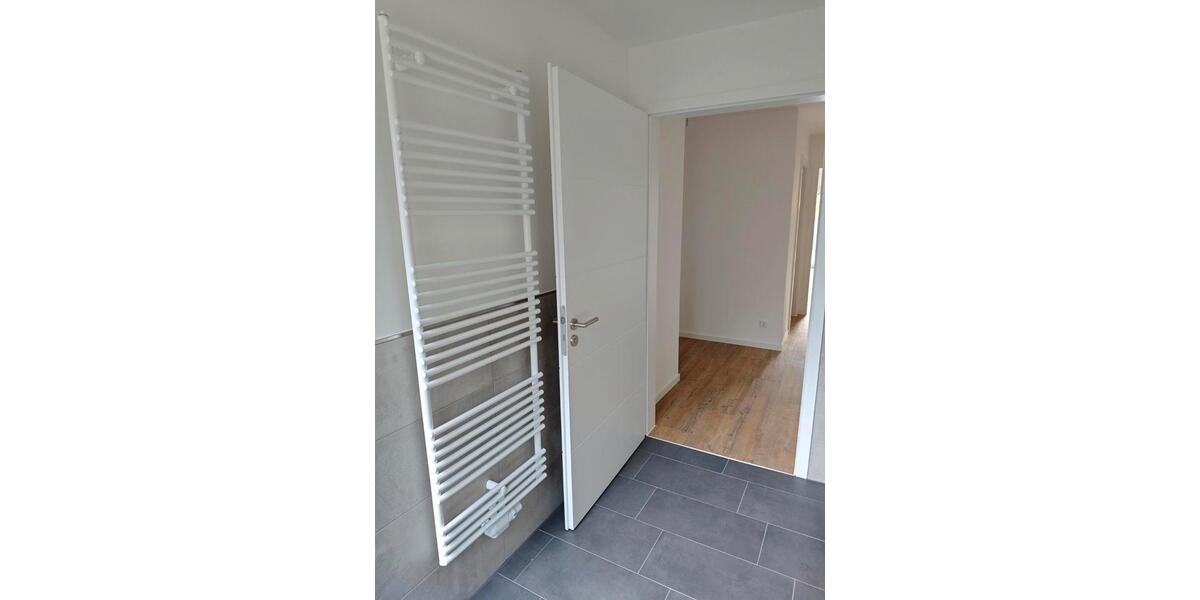 Erdgeschoßwohnung Hude (Oldenburg) - 3 Zimmer, 96 m&sup2;, 1.250&euro; | Angebot:26702143