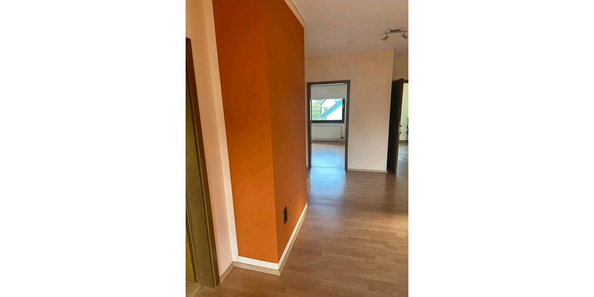 Dachgeschoßwohnung Vellmar - 3 Zimmer, 89 m&sup2;, 1.100&euro; | Angebot:26701993