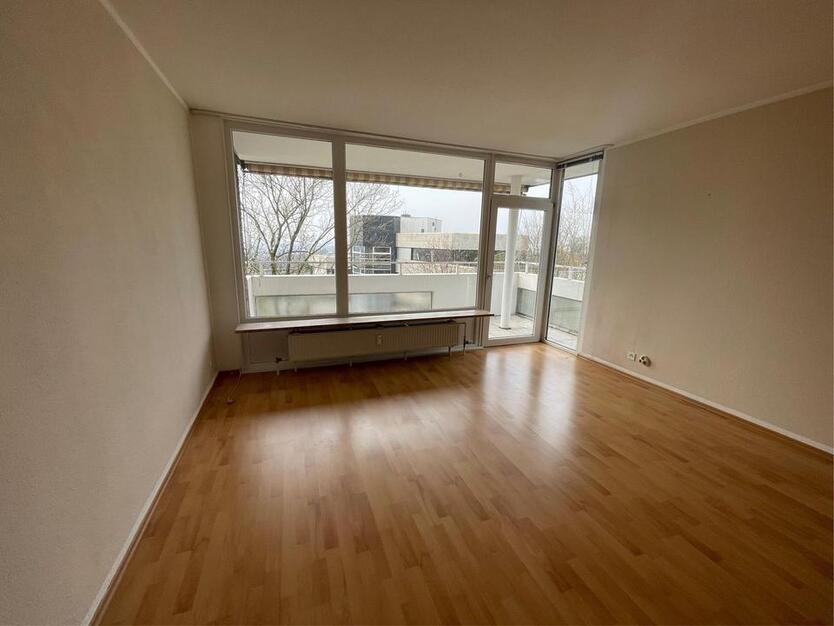 Seltene Gelegenheit - Zentrale großzügige 3-Zimmer-Wohnung mit Einbauküche im Herzen von Bensberg!