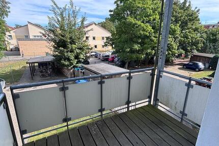 Helle 3-Zimmer-Wohnung mit Balkon und Einbauküche in ruhiger Lage 3 zimmer