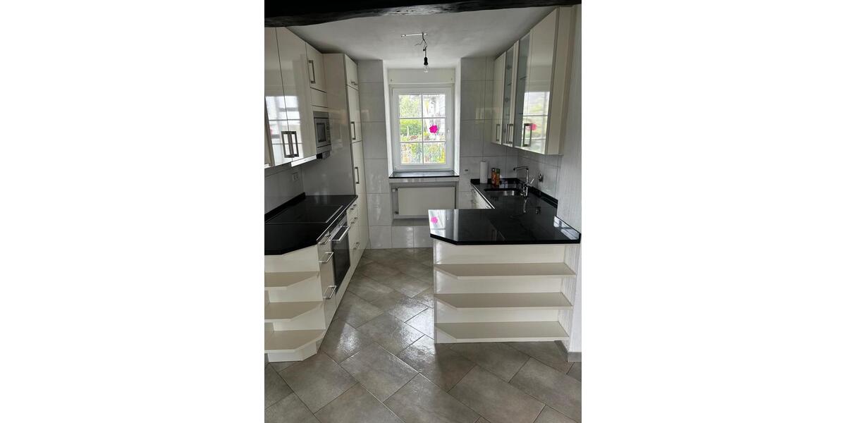 Einfamilienhaus Reichshof - 1 Zimmer, 95 m&sup2;, 1.100&euro; | Angebot:26703307