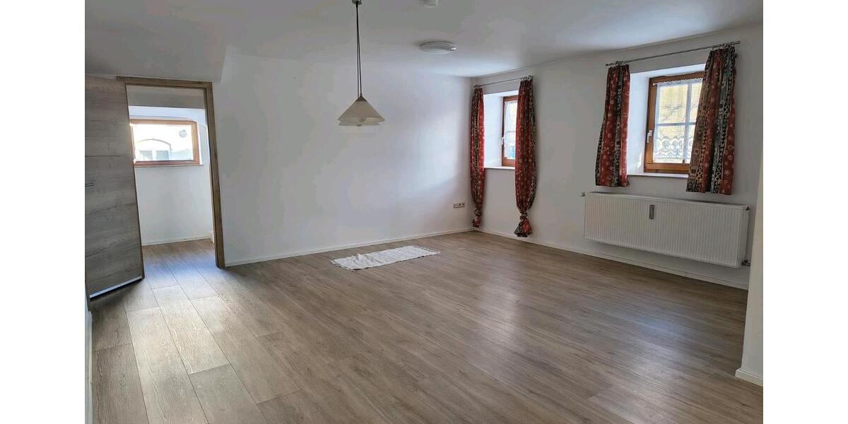 Erdgeschoßwohnung Oettingen in Bayern - 2 Zimmer, 90 m&sup2;, 850&euro; | Angebot:26025720