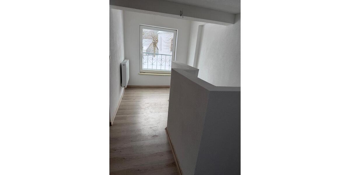 Etagenwohnung Bad Laasphe - 4 Zimmer, 170 m&sup2;, 1.200&euro; | Angebot:24842524
