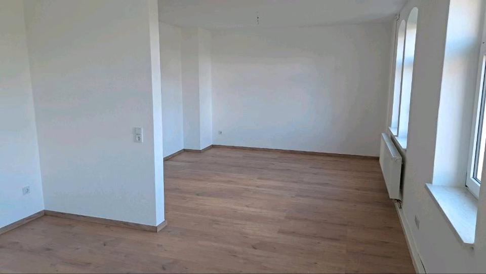 Etagenwohnung Geringswalde - 4 Zimmer, 93 m&sup2;, 590&euro; | Angebot:26330026
