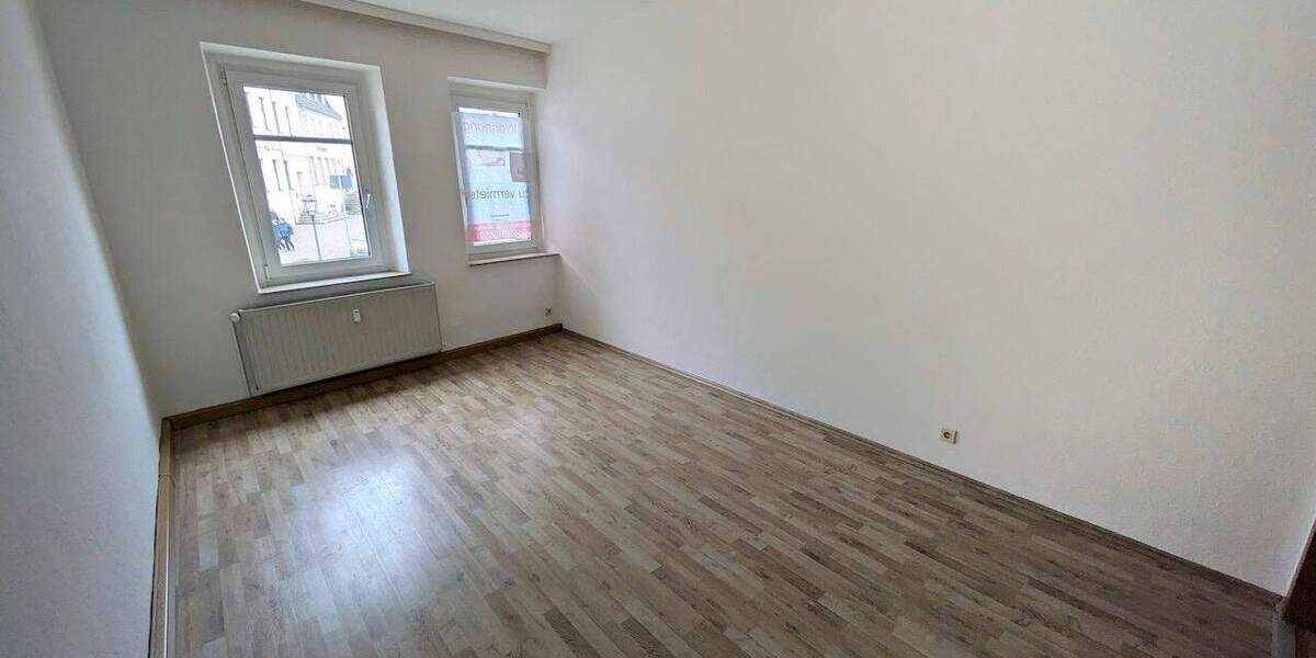 Etagenwohnung Waldenburg - 2 Zimmer, 75 m&sup2;, 300&euro; | Angebot:26758898