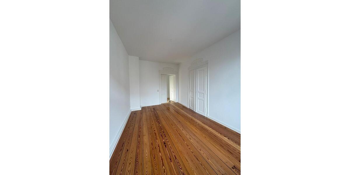 Etagenwohnung Leipzig Ost - 5 Zimmer, 142 m&sup2;, 1.700&euro; | Angebot:26051538