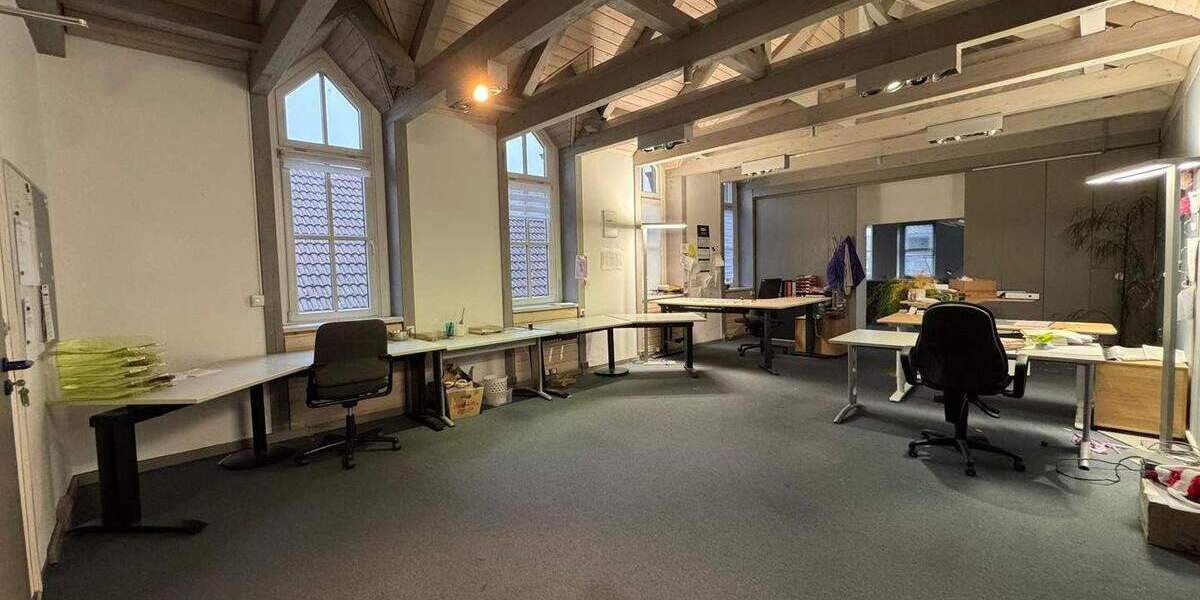 Gewerbeobjekt Bindlach - 8 Zimmer, 265 m&sup2;, 1.500&euro; | Angebot:24111993