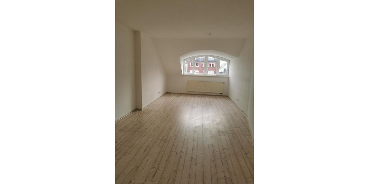 Dachgeschoßwohnung Cuxhaven - 2 Zimmer, 60 m&sup2;, 590&euro; | Angebot:26109646
