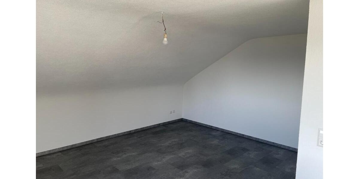 Dachgeschoßwohnung Pforzheim Nordstadt - 2 Zimmer, 50 m&sup2;, 650&euro; | Angebot:25831213